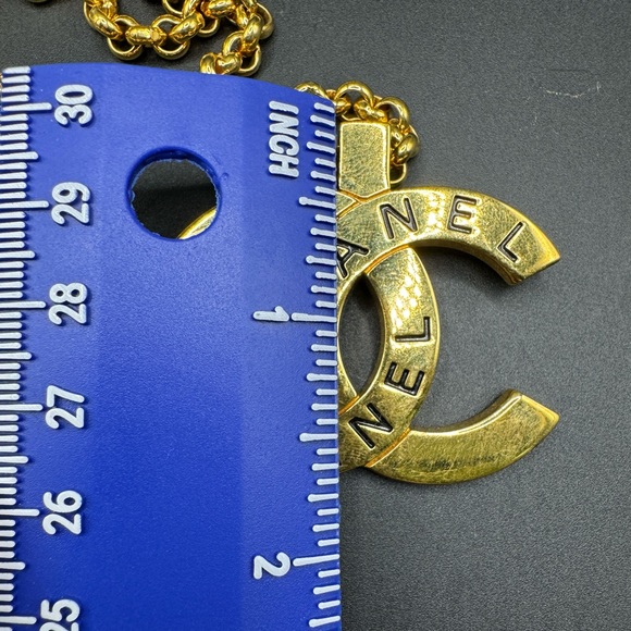 24K gold plated Chanel vintage pendant necklace with the large CC charm - Picture 6 of 8
